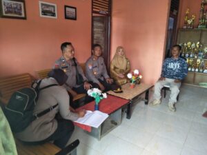 Bhabinkamtifmas Ajak Masyarakat Jaga Keamanan dan Ketertiban