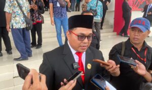 Resmi Dilantik Sebagai Anggota DPRD Sintang, Rumpak: Kemenangan Rakyat Jelata
