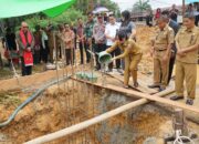Wakil Bupati Sanggau Lakukan Peletakan Batu Pertama Pembangunan GKNI Makedonia Bodok