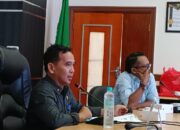 Pemkab Sintang Libatkan Ribuan Pelajar Berpakaian Adat pada Upacara Hardiknas 2025