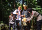 Polres Sintang Gelar Pengambilan Air Suci di Bukit Kelam Jelang Hari Bhayangkara ke-79
