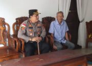 Pererat Silaturahmi Menuju Hari Bhayangkara, Kapolres Sintang Anjangsana Purnawirawan dan Personel Sakit