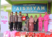 Momentum Peringatan Hari Bhayangkara Ke-79, Polres Sintang Salurkan Bantuan Sosial