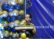 Hadiri Pelepasan Alumni FISIP Universitas Kapuas, Bupati Bala: Dunia Nyata Butuh Kerja Keras, Loyalitas, dan Kejujuran