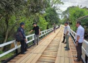 Andri Sugianto Rehab Jembatan di Ketungau Tengah, Dorong Pemerataan Infrastruktur