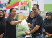 Bupati Sintang Hadiri Pasar Murah Pertamina di Rumah Adat Melayu