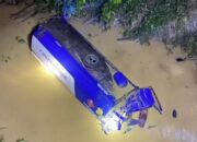 Truk Tangki Nyungsep ke Sungai di Silat Hilir, Sopir Dikabarkan Meninggal Dunia