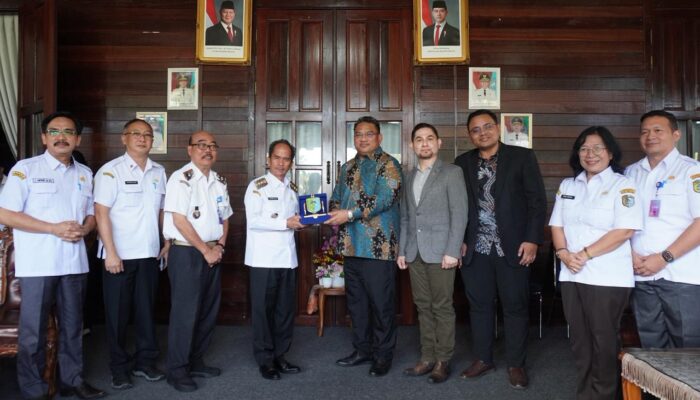 Bupati Sintang Terima Kunjungan Manajemen Normah Medical Specialist Center Kuching Sarawak