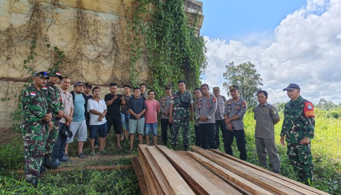 Respon Tuntutan Warga, DPRD Sintang Pastikan Material Titian Jembatan Ketungau II Sudah Disalurkan