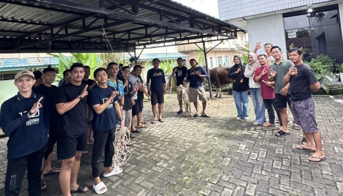 Iduladha 2026, BRI Sintang Berbagi dengan Pekerja Dasar dan Warga