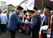 Wabup Sintang Lepas 33 CJH ke Pontianak, Ingatkan Jaga Kesehatan dan Niat Ibadah