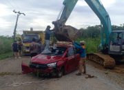 Viral! Mobil Kecelakaan di Kayan Hilir Dijarah, Lima Ban hingga Aki Raib Digondol Maling